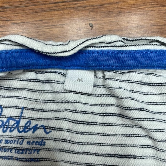 Boden women’s striped v neck tee shirt - Picture 5 of 10